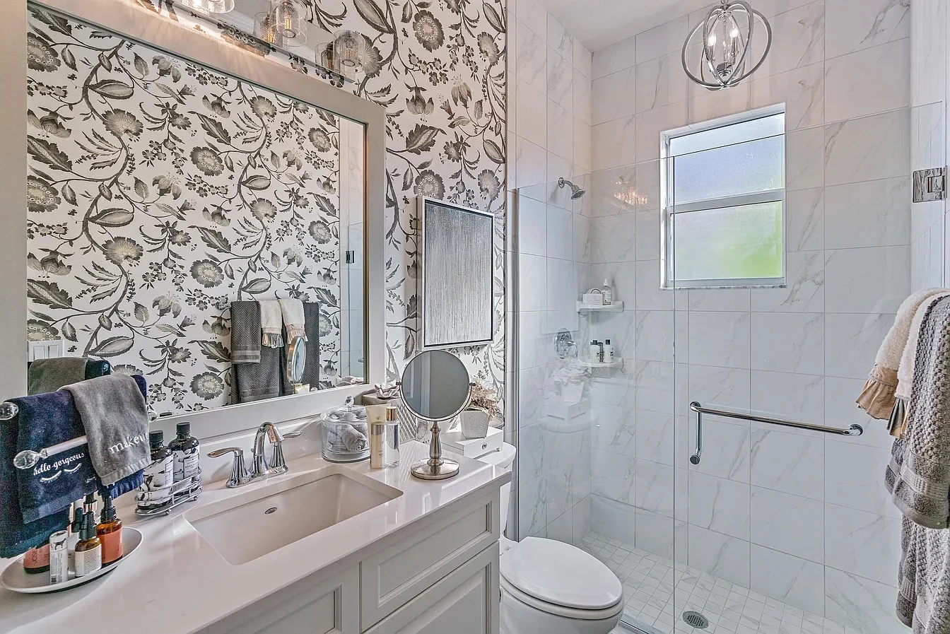Sparkling Tile & Glass
